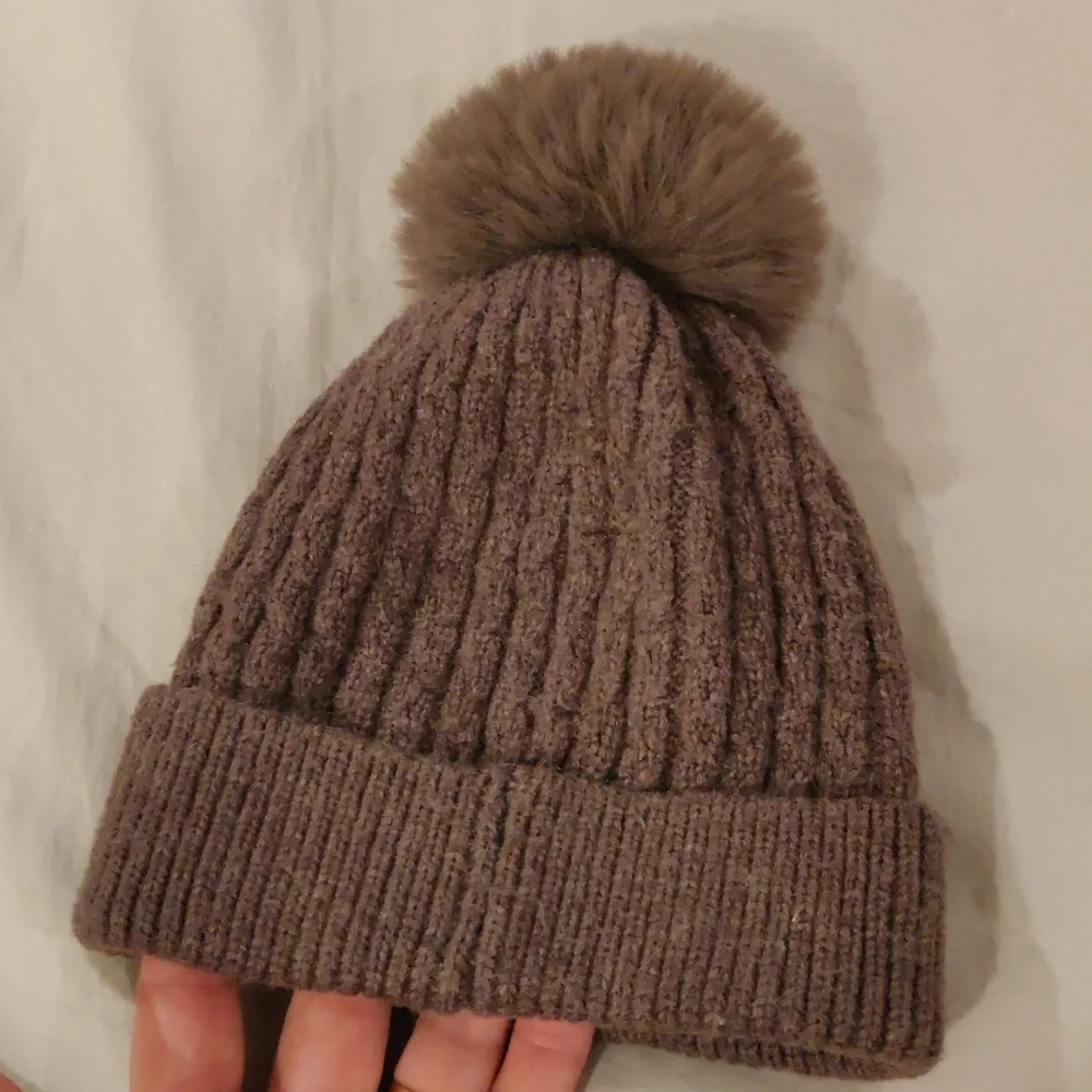 Zara Dark Brown Knit Pom Childs Hat Y2K Cottagecore